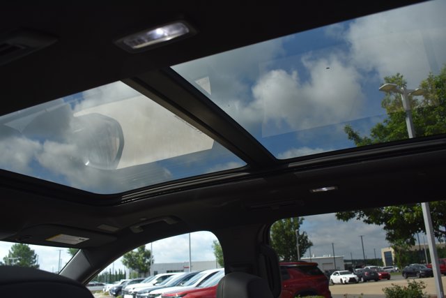 New 2026 Chevrolet Traverse RS w/ LPO, Floor Liner Package FWD image 20