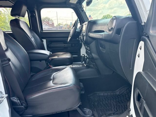 Used 2017 Jeep Wrangler Unlimited Sport w/ Connectivity Group AWD/4WD image 9