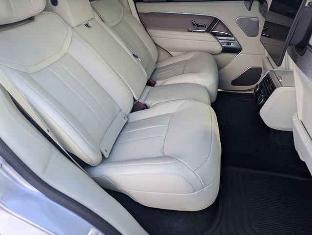 Used 2025 Land Rover Range Rover Long Wheelbase Autobiography image 17