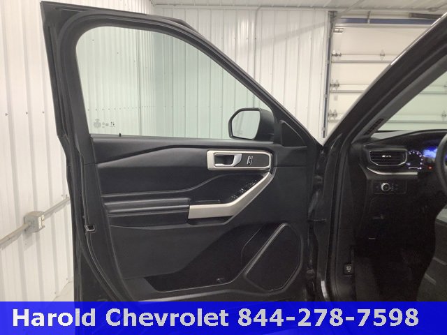 Used 2022 Ford Explorer XLT w/ Equipment Group 202A image 15