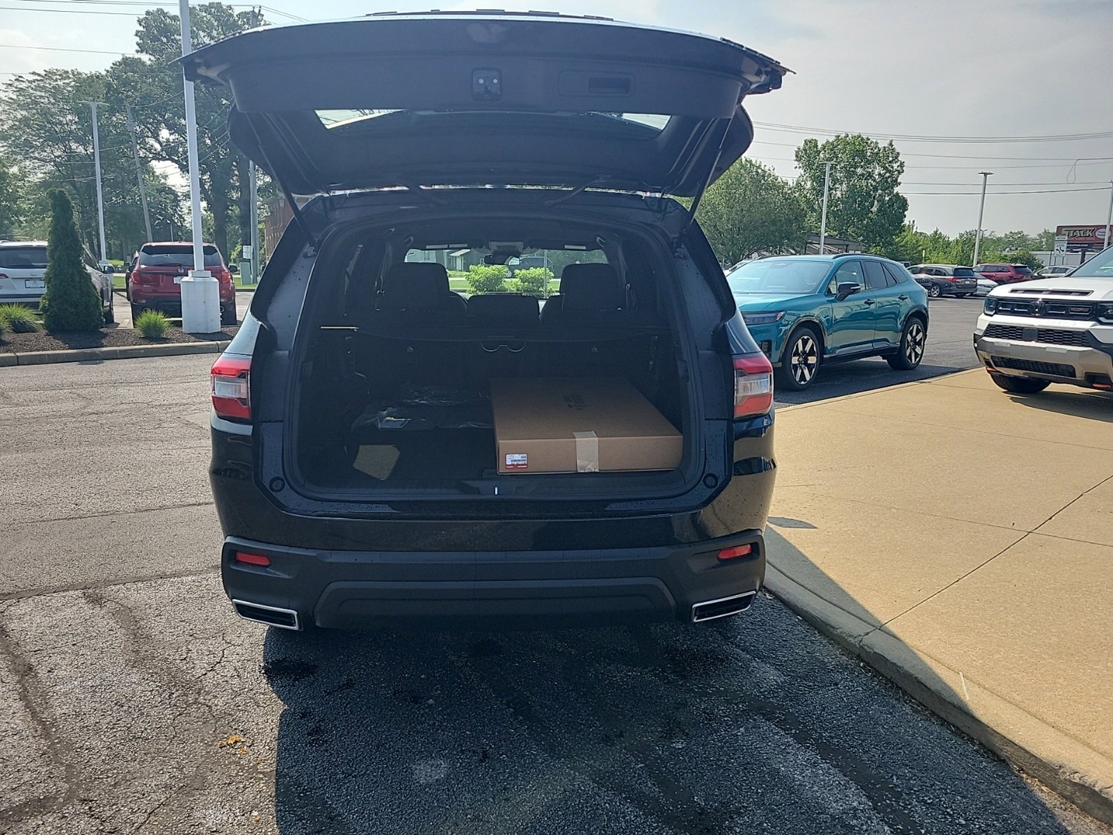 New 2025 Honda Pilot Sport image 7