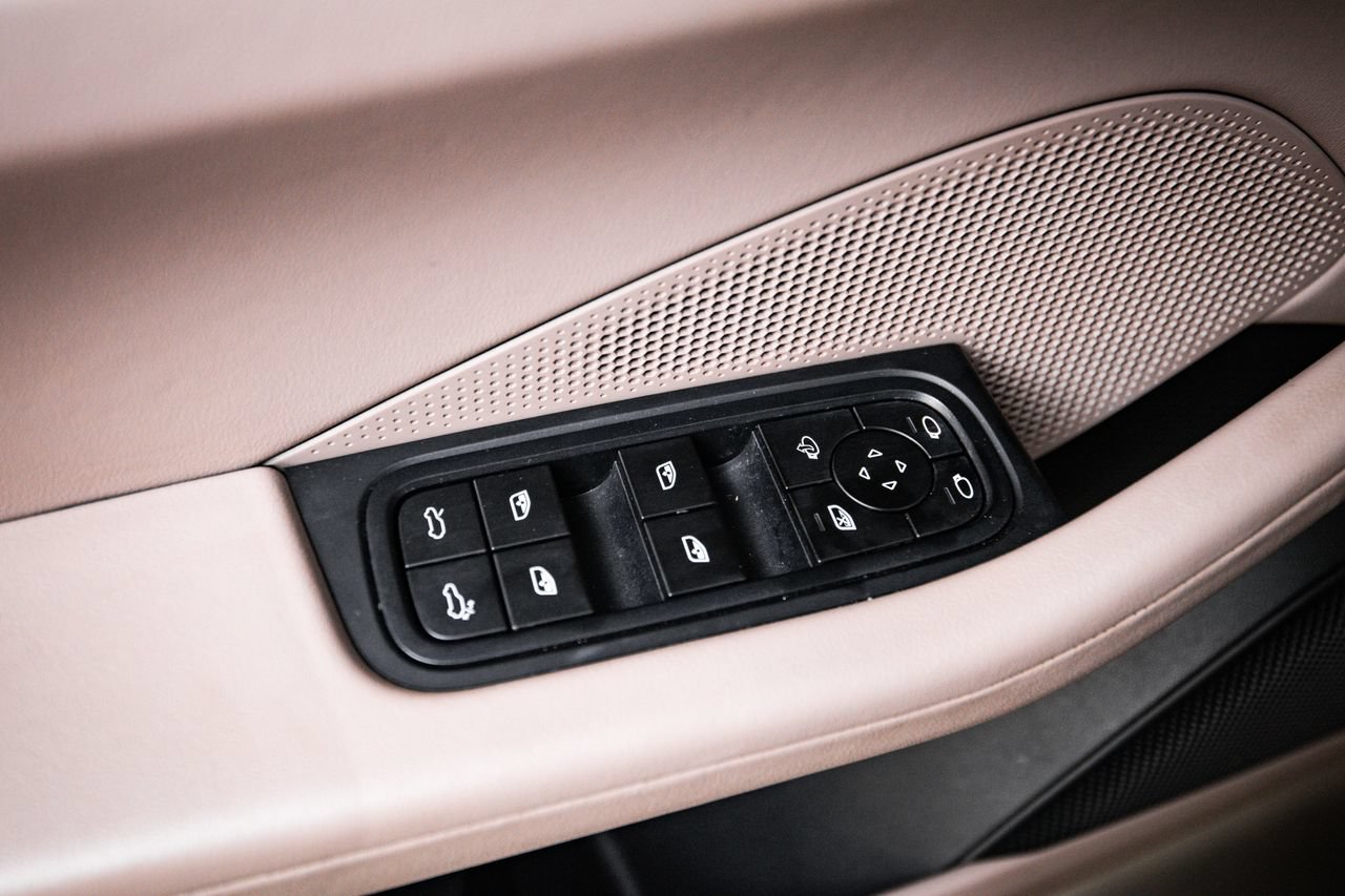 Certified 2024 Porsche Macan 4 Electric AWD/4WD image 22