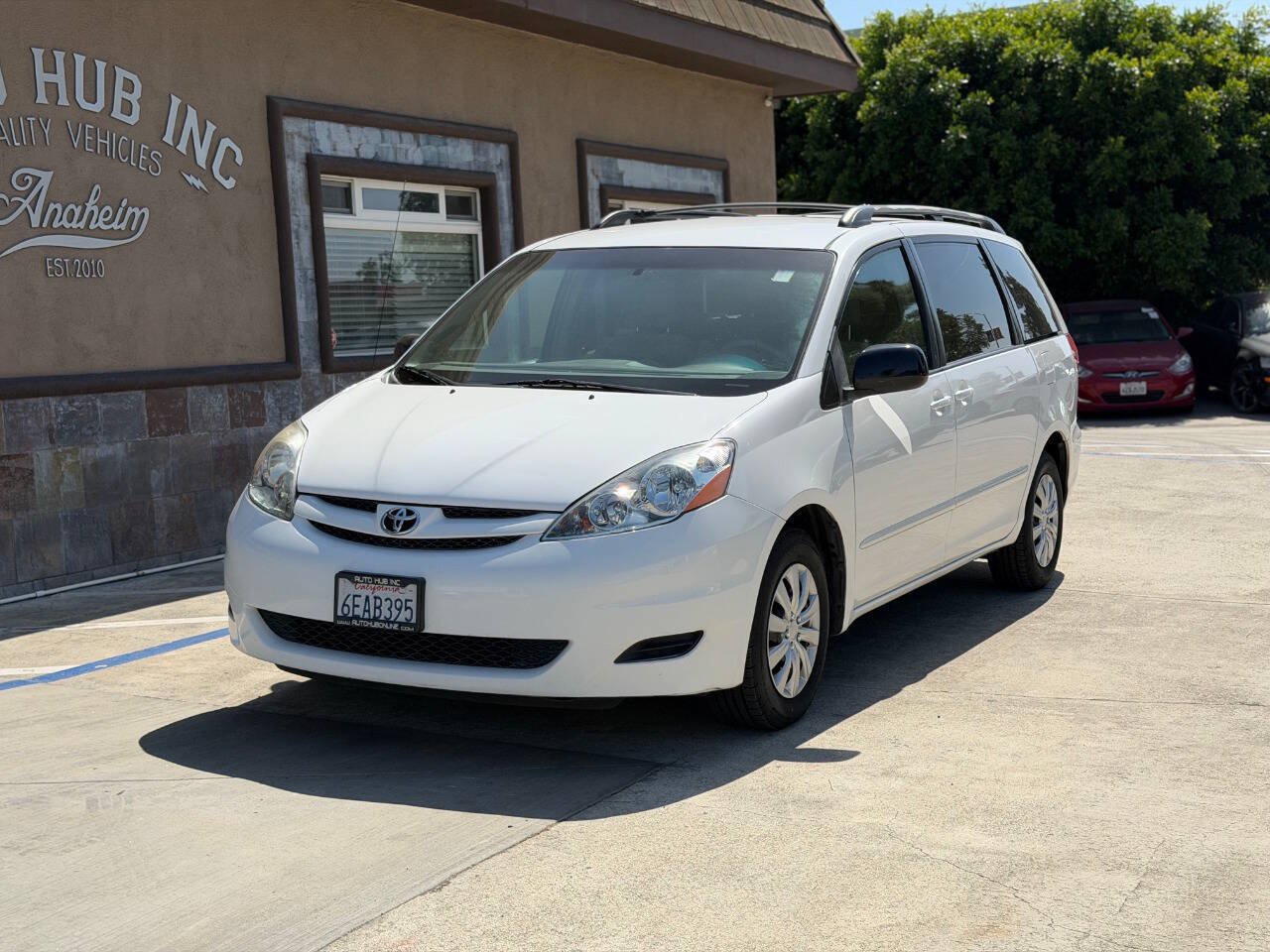 Used 2008 Toyota Sienna CE FWD image 2