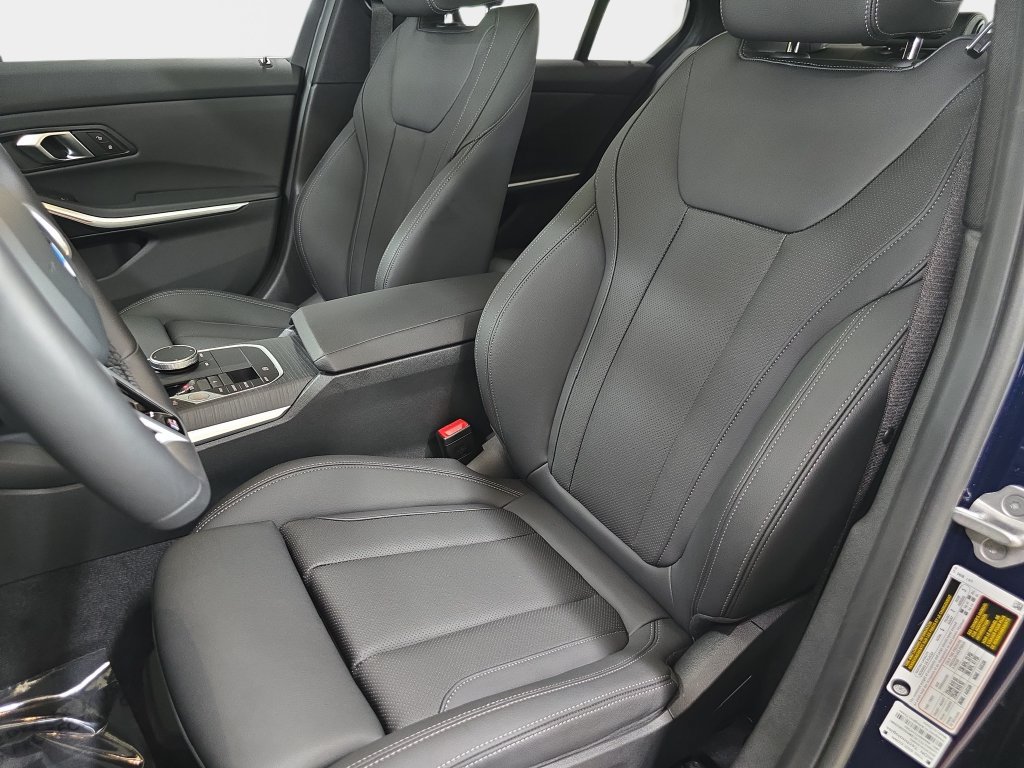 Used 2026 BMW 330i Sedan w/ M Sport Package RWD image 17