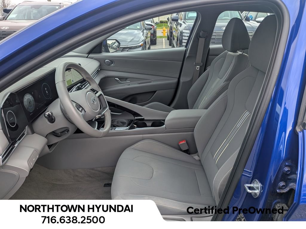 Used 2023 Hyundai Elantra SEL w/ Convenience Package FWD image 11