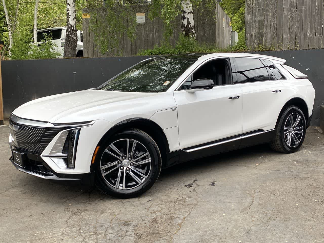Used 2025 Cadillac Lyriq Luxury AWD/4WD image 1