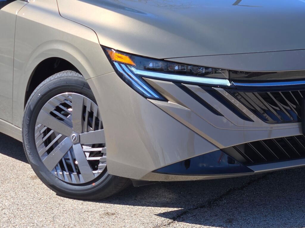 New 2026 Nissan Sentra SV w/ Floor Mat Package FWD image 3