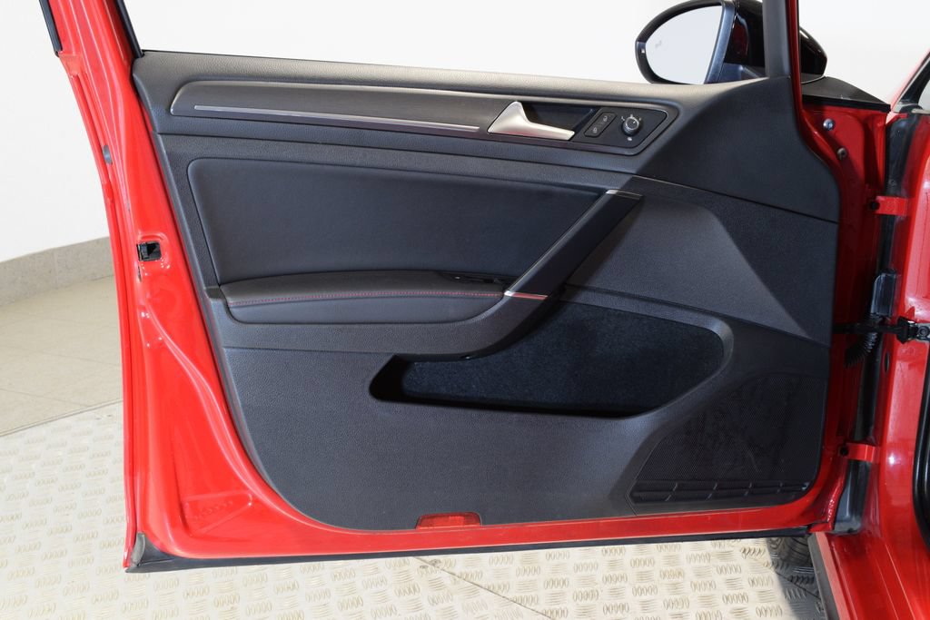 Used 2020 Volkswagen GTI SE FWD image 13