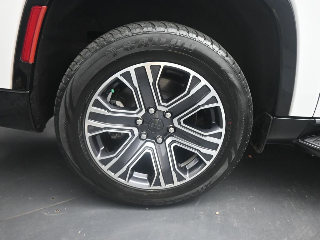 Used 2024 Jeep Wagoneer L Series II w/ Flexible Seating Group image 24