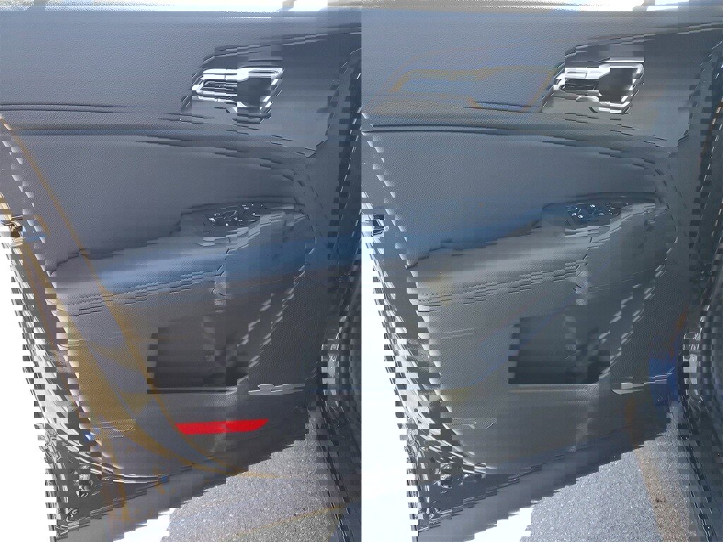 New 2026 Kia Sportage EX image 8