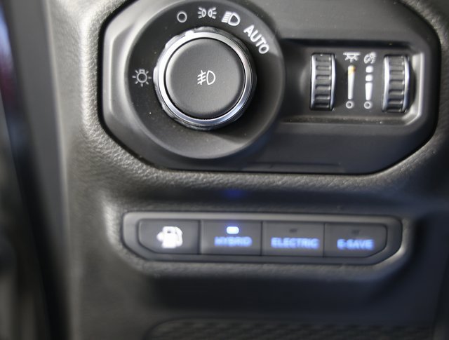 Used 2022 Jeep Wrangler Unlimited Sahara image 26