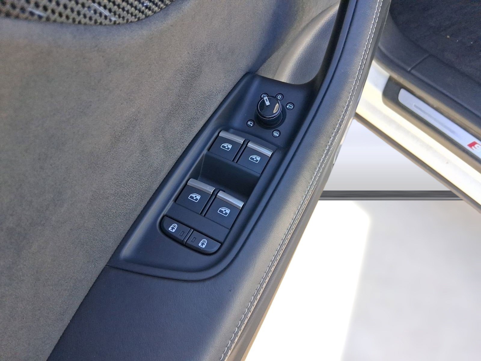 Used 2023 Audi SQ8 Prestige w/ Prestige Package image 20