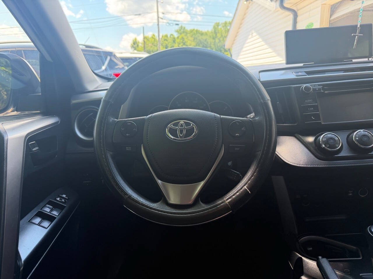 Used 2016 Toyota RAV4 LE FWD image 19