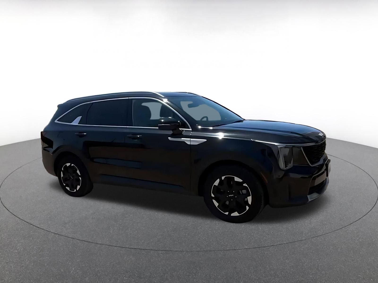 Used 2024 Kia Sorento S FWD image 2