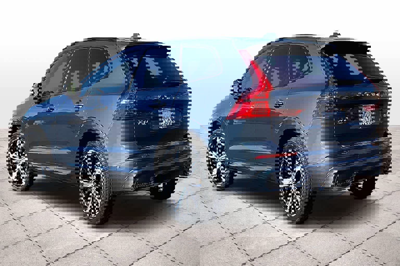 Used 2023 Volvo XC60 B5 Ultimate image 15