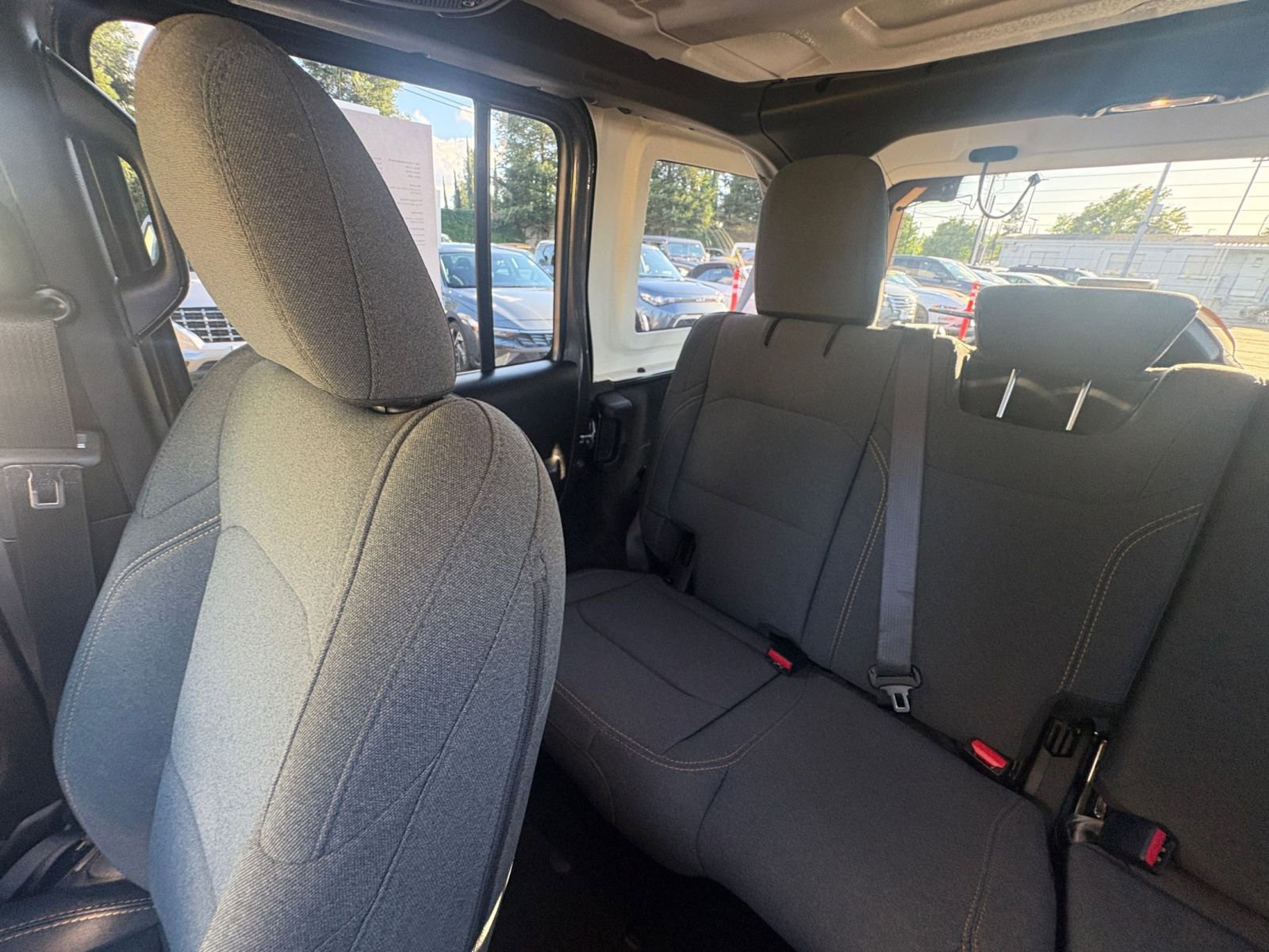 Used 2025 Jeep Wrangler Sport S AWD/4WD image 38