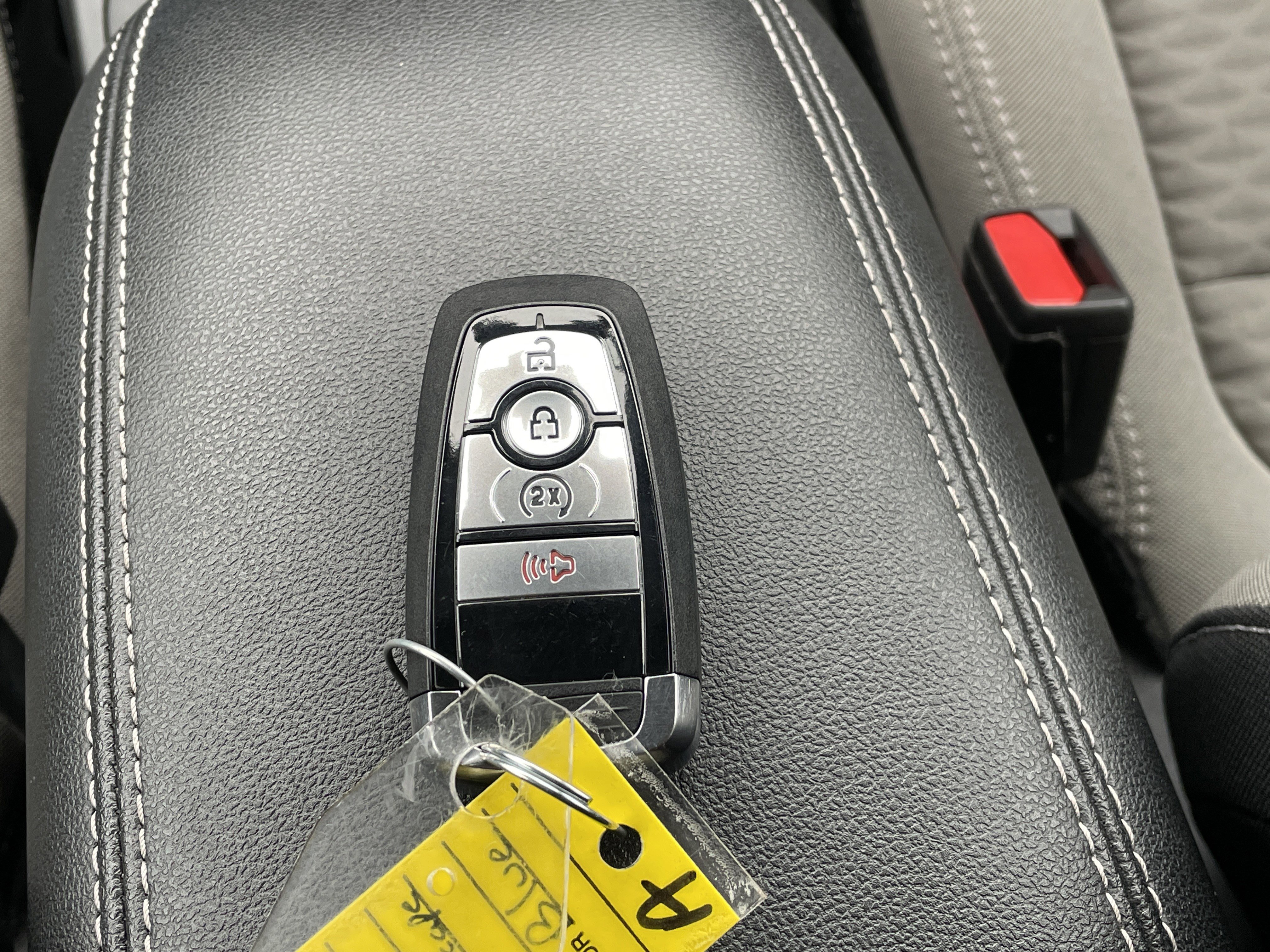 Used 2022 Ford Escape SE w/ Cold Weather Package image 16