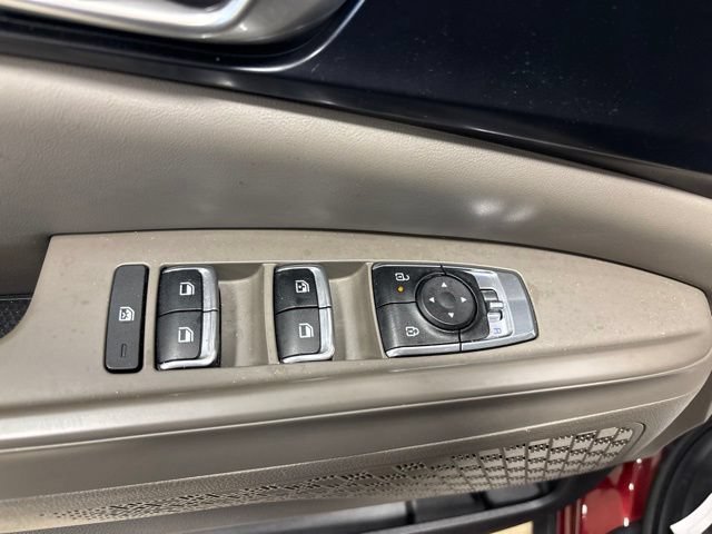 Used 2025 Kia Carnival FWD image 30