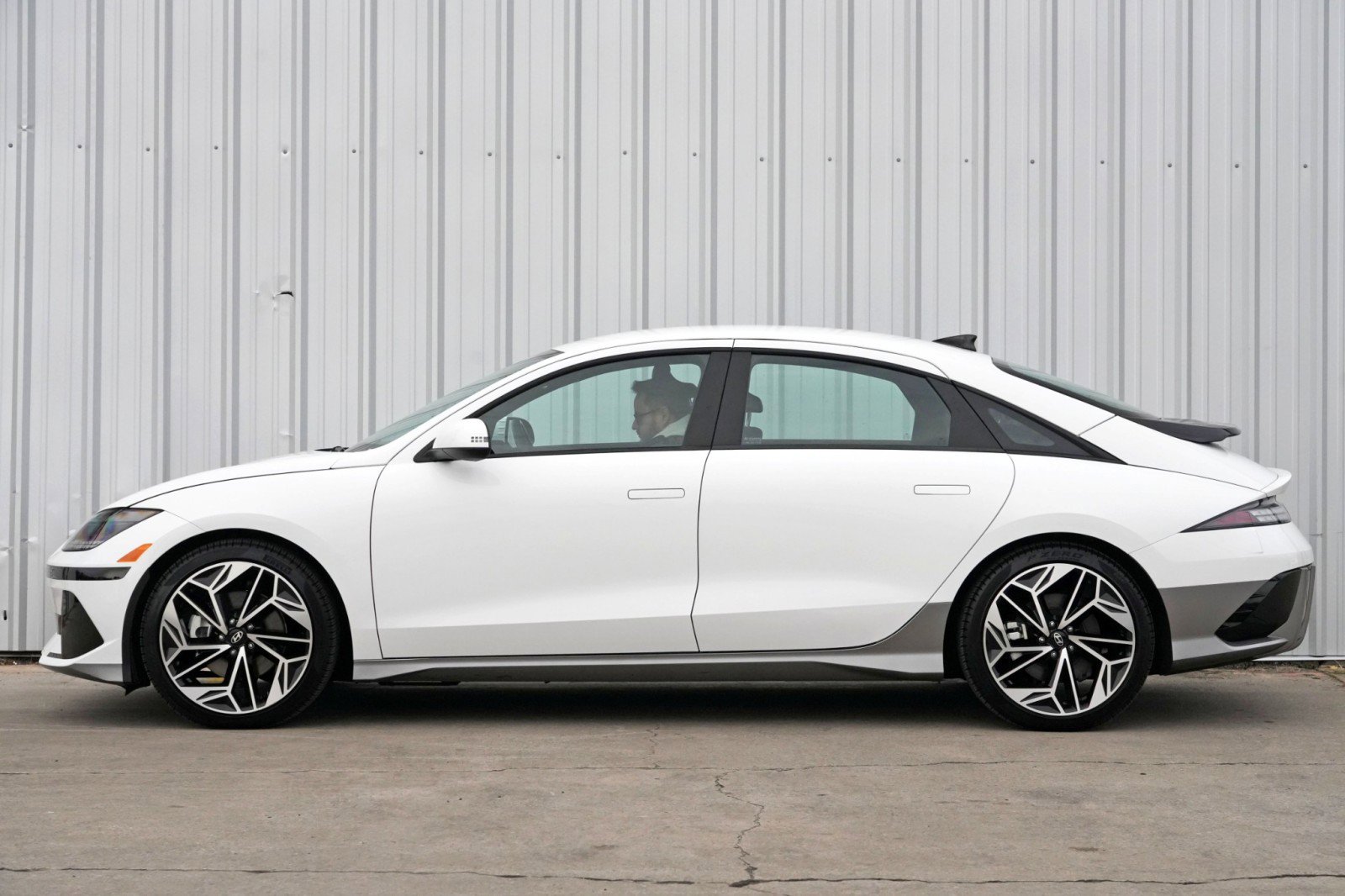 Used 2024 Hyundai Ioniq 6 SEL image 8