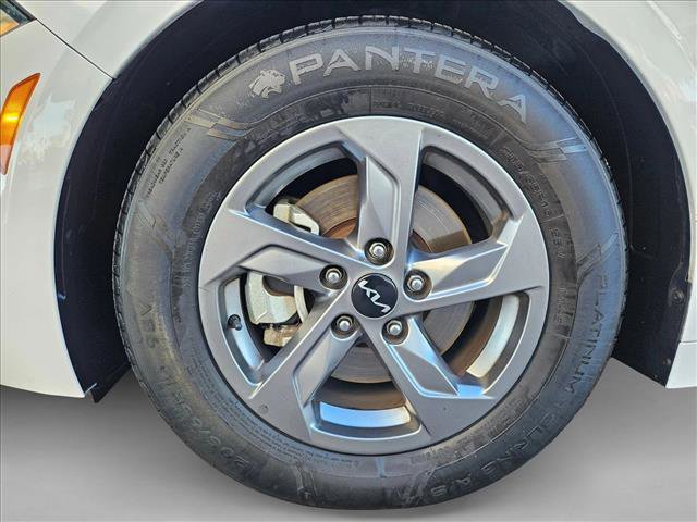 Used 2023 Kia K5 LXS image 21