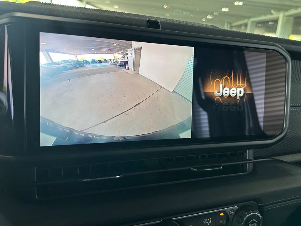 Used 2024 Jeep Wrangler Unlimited Rubicon 4xe AWD/4WD image 21