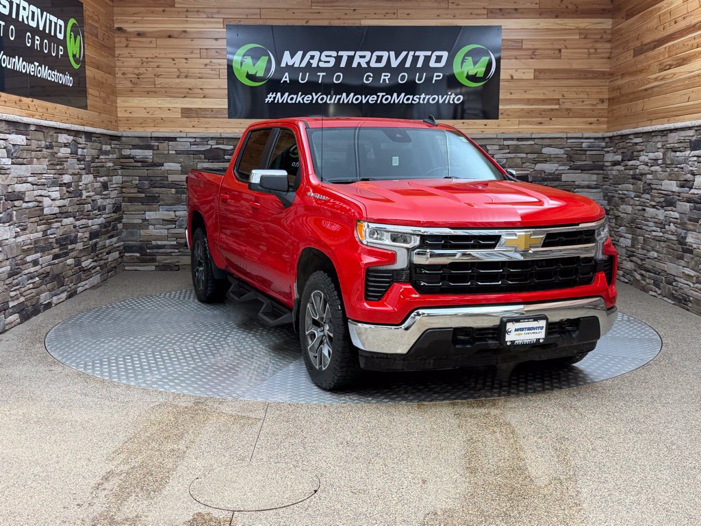 Used 2023 Chevrolet Silverado 1500 LT AWD/4WD image 2