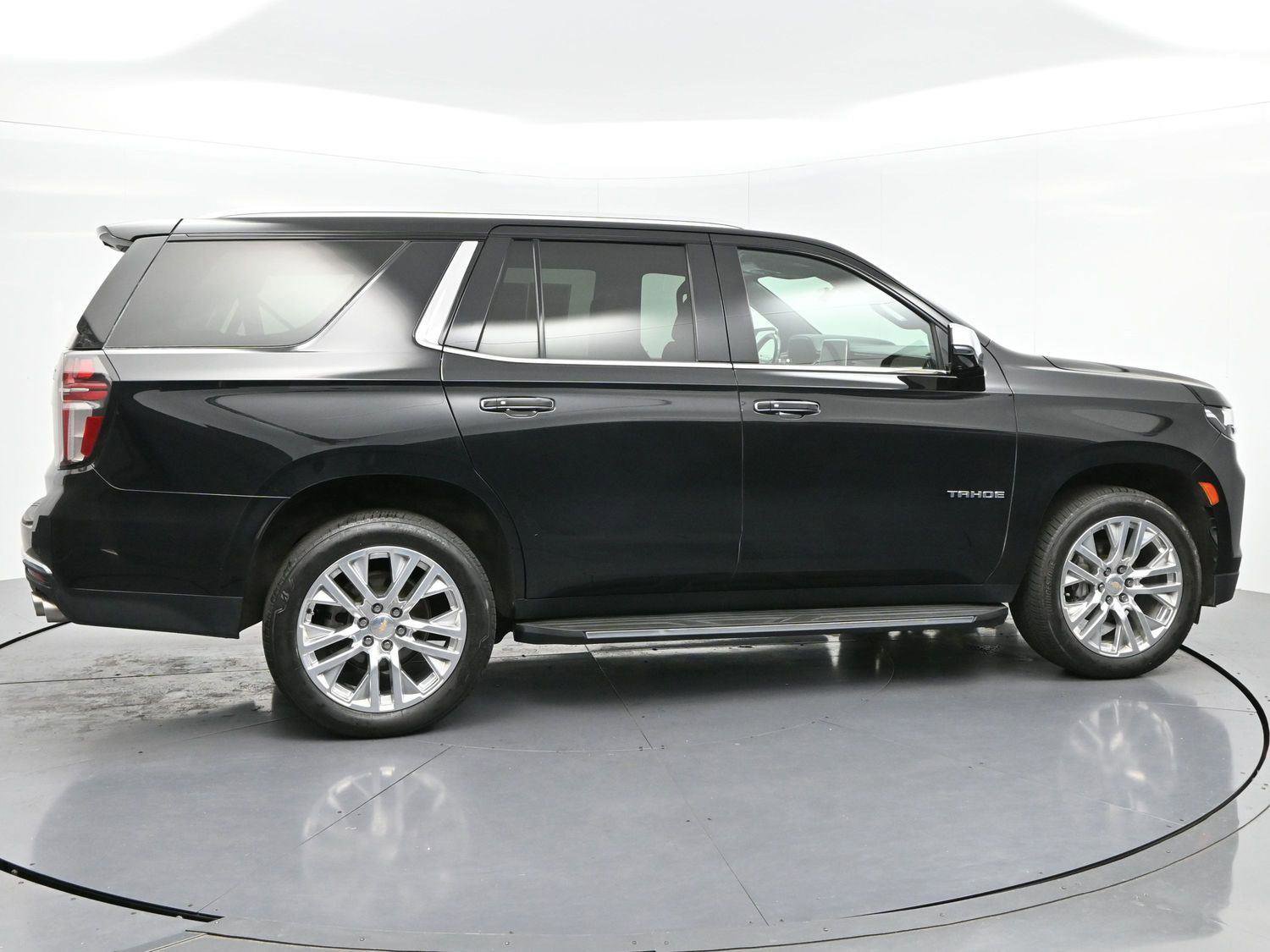 Used 2021 Chevrolet Tahoe Premier w/ Premium Package AWD/4WD image 8