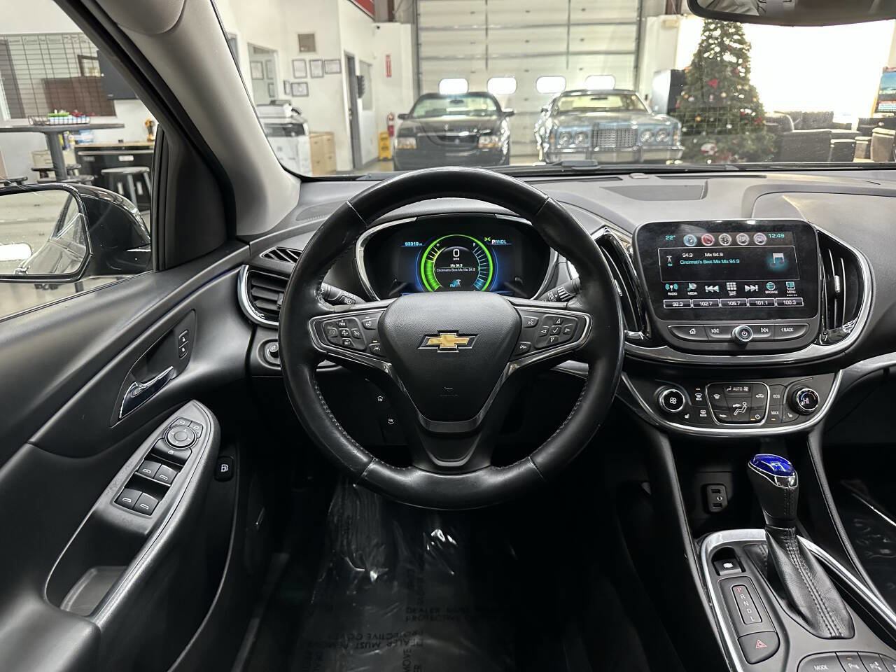 Used 2017 Chevrolet Volt Premier w/ Driver Confidence II Package FWD image 19
