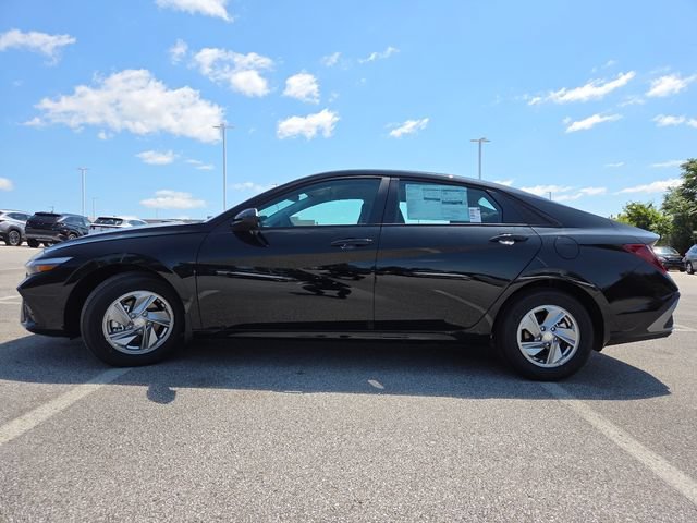 New 2026 Hyundai Elantra SE FWD image 11