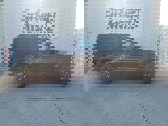 New 2025 Jeep Grand Cherokee Limited w/ Black Appearance Package image 13