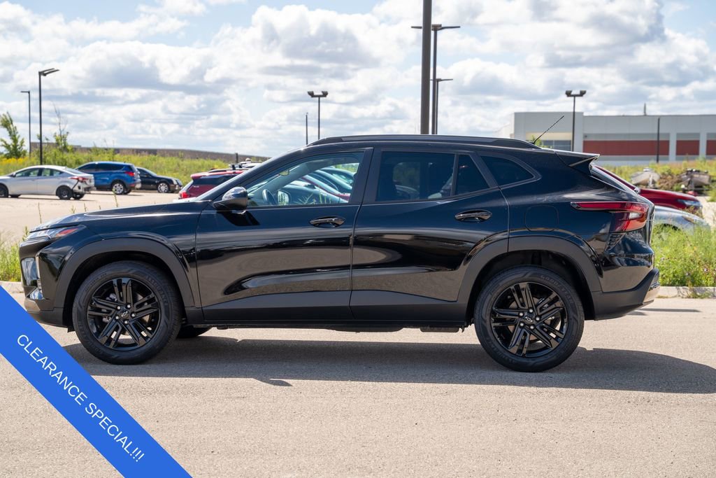 Used 2025 Chevrolet Trax ACTIV w/ Driver Confidence Package image 4