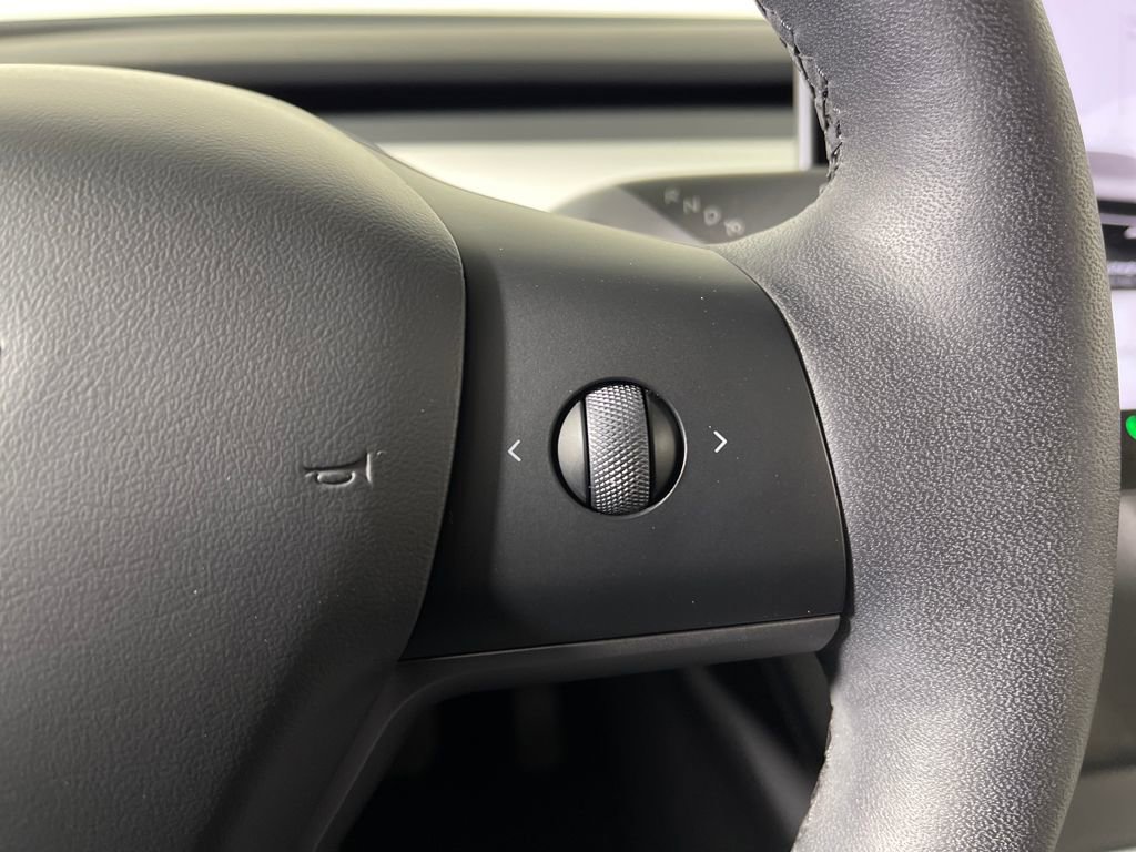 Used 2023 Tesla Model Y Long Range image 29