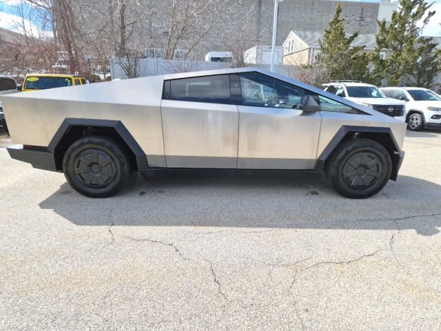 Used 2024 Tesla Cybertruck AWD Crew Cab image 2