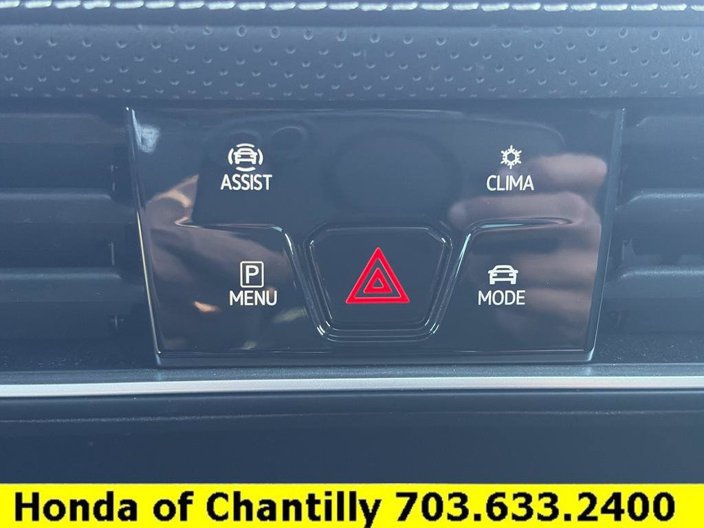 Used 2024 Volkswagen Atlas Cross Sport SE AWD/4WD image 16