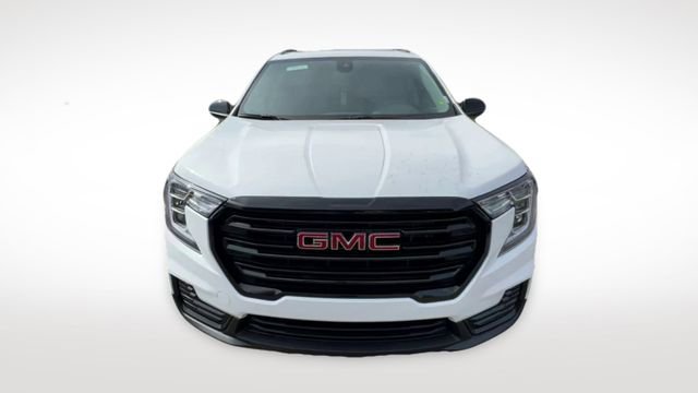 Used 2023 GMC Terrain SLE w/ Driver Convenience Package image 3