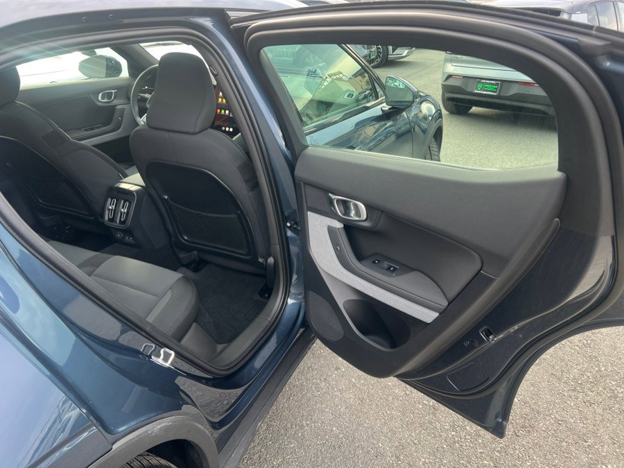 Used 2025 Volvo EX30 Ultra image 38