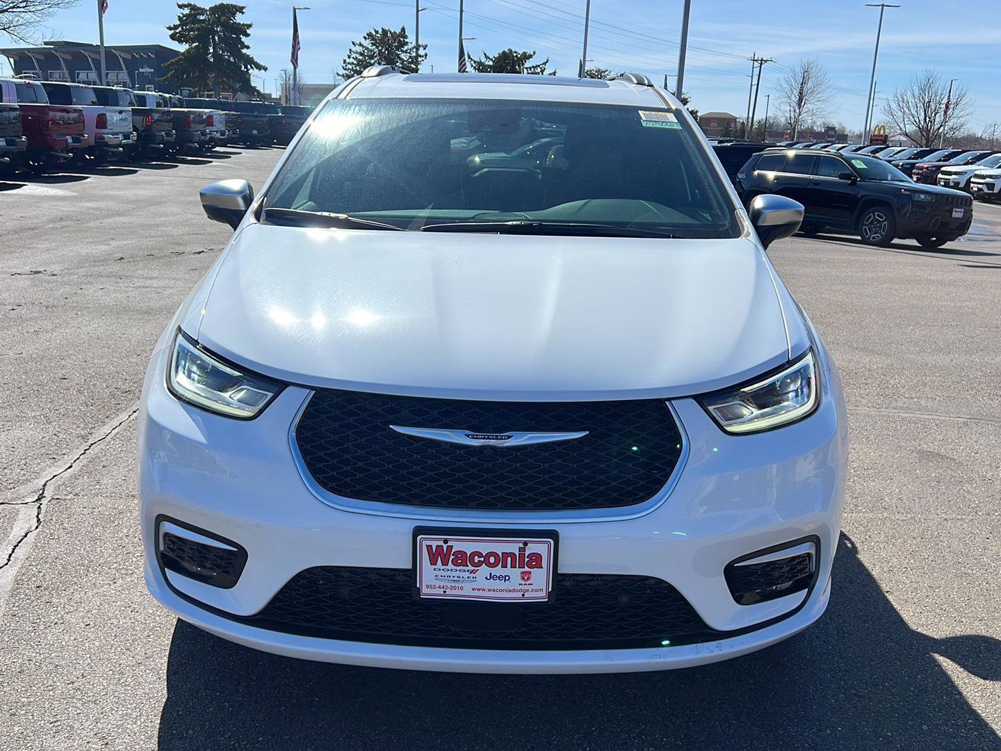 New 2026 Chrysler Pacifica Pinnacle AWD/4WD image 3