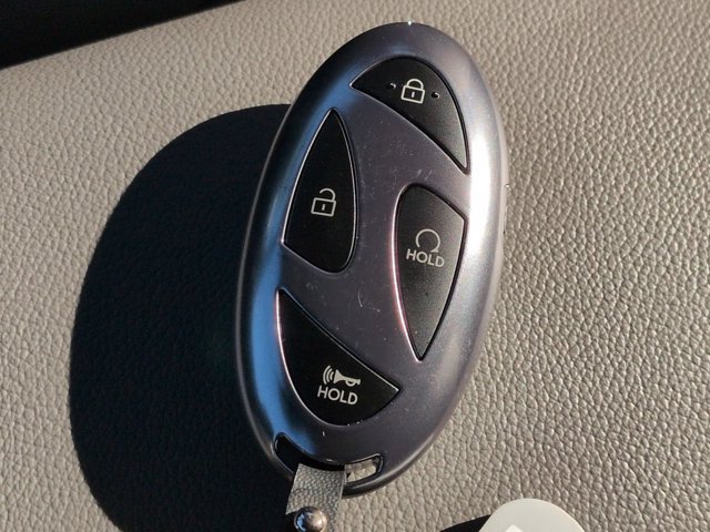 Used 2025 Hyundai Elantra SEL w/ Cargo Package FWD image 28