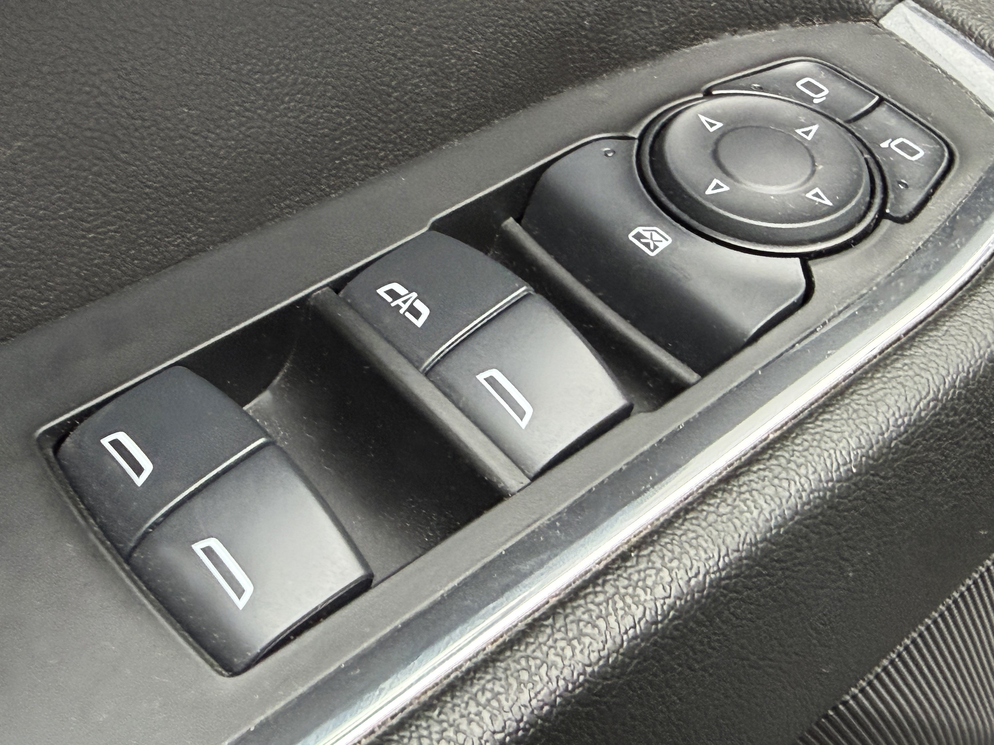 Used 2025 GMC Sierra 1500 Elevation AWD/4WD image 5