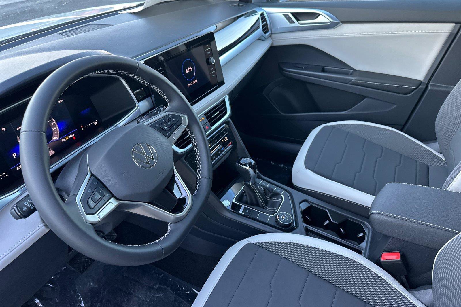 New 2026 Volkswagen Taos SE AWD/4WD image 9