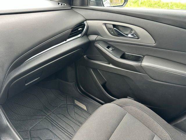 Used 2023 Chevrolet Traverse LT FWD image 46