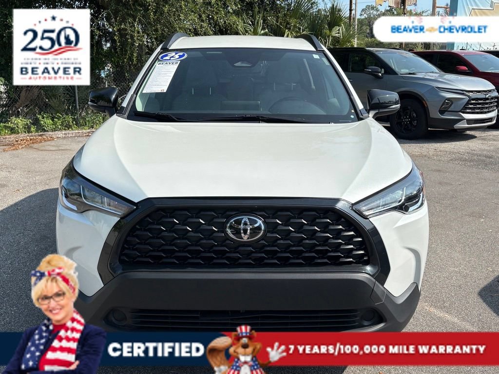 Used 2025 Toyota Corolla Cross LE FWD image 3