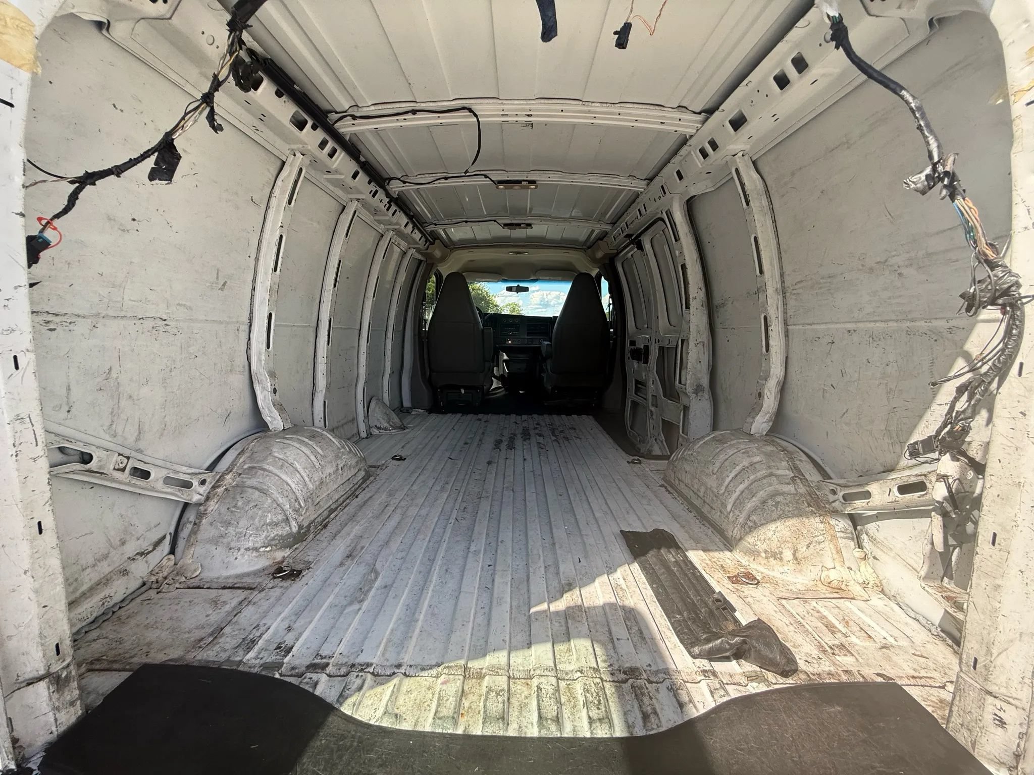 Used 2016 Chevrolet Express 2500 RWD image 64