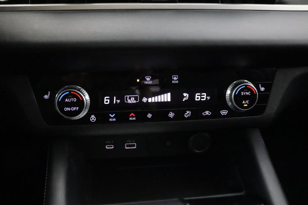 Used 2023 Mitsubishi Outlander SEL AWD/4WD image 30