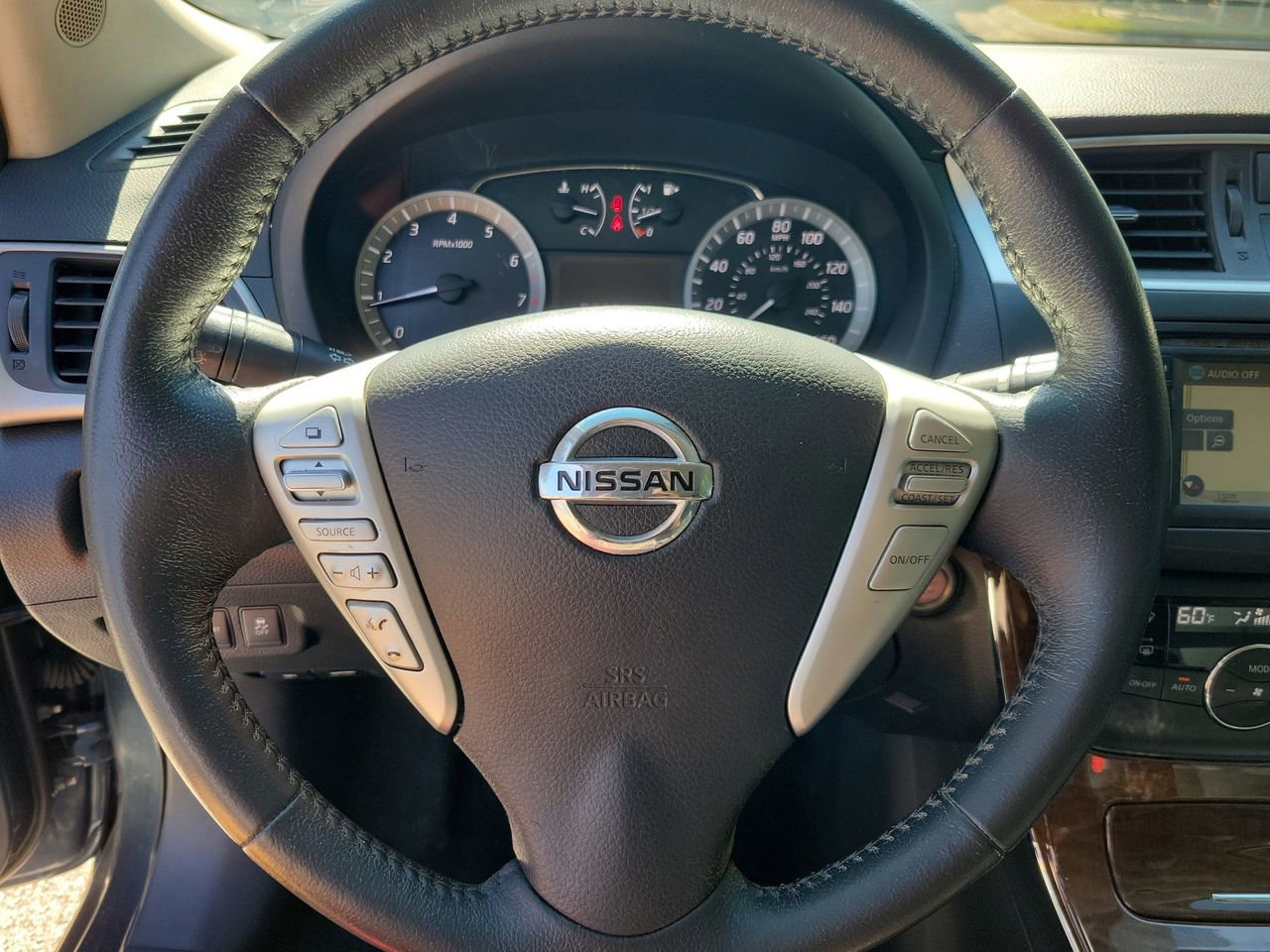 Used 2015 Nissan Sentra SL w/ Navigation Package FWD image 18