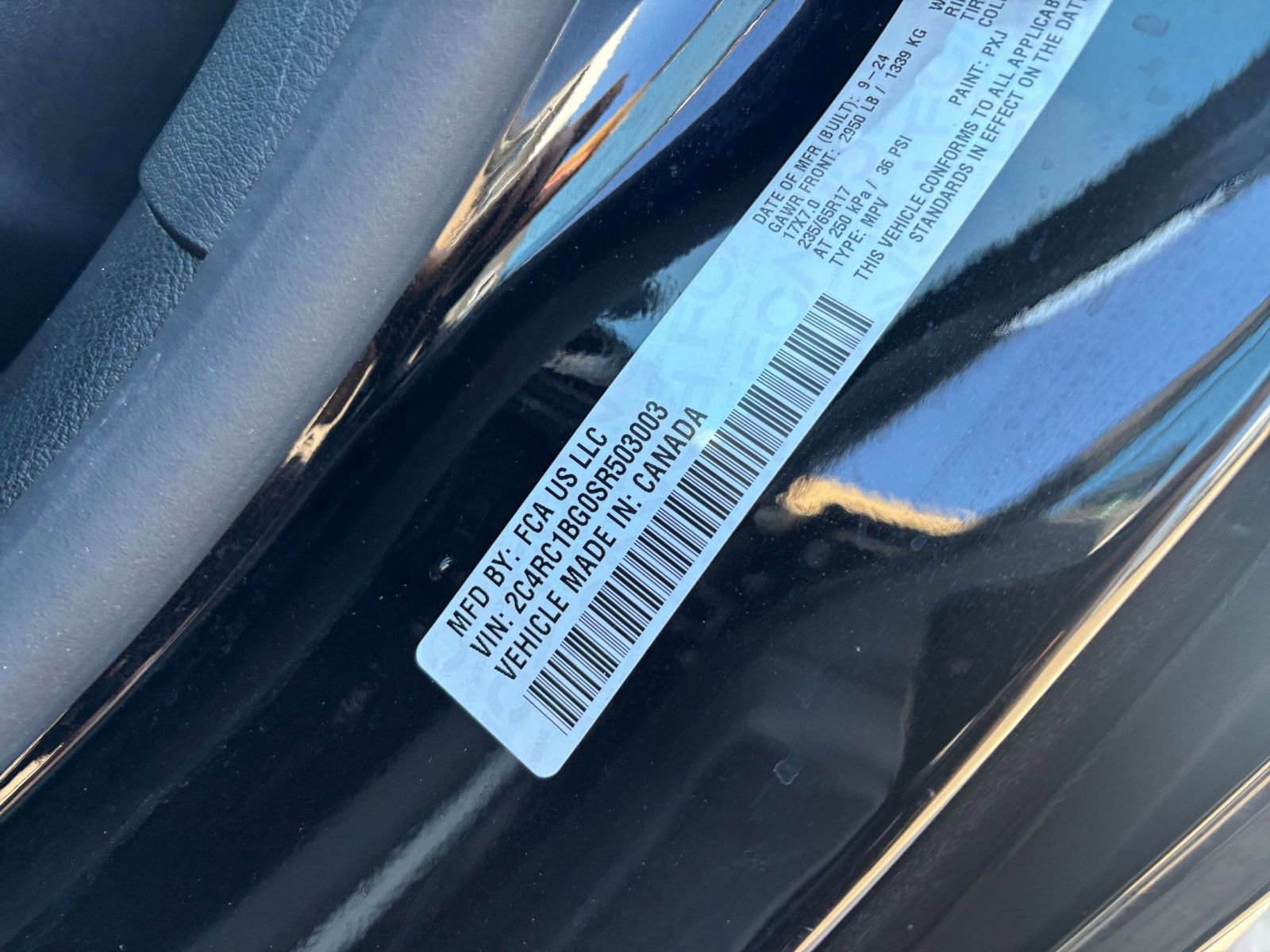 Used 2025 Chrysler Pacifica Select image 32