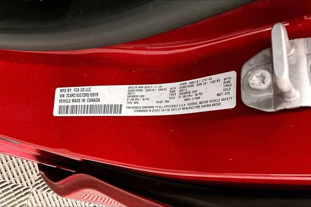 Used 2025 Chrysler Pacifica Limited image 38