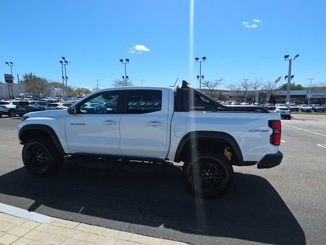 New 2026 Chevrolet Colorado ZR2 w/ Midnight Edition AWD/4WD image 5