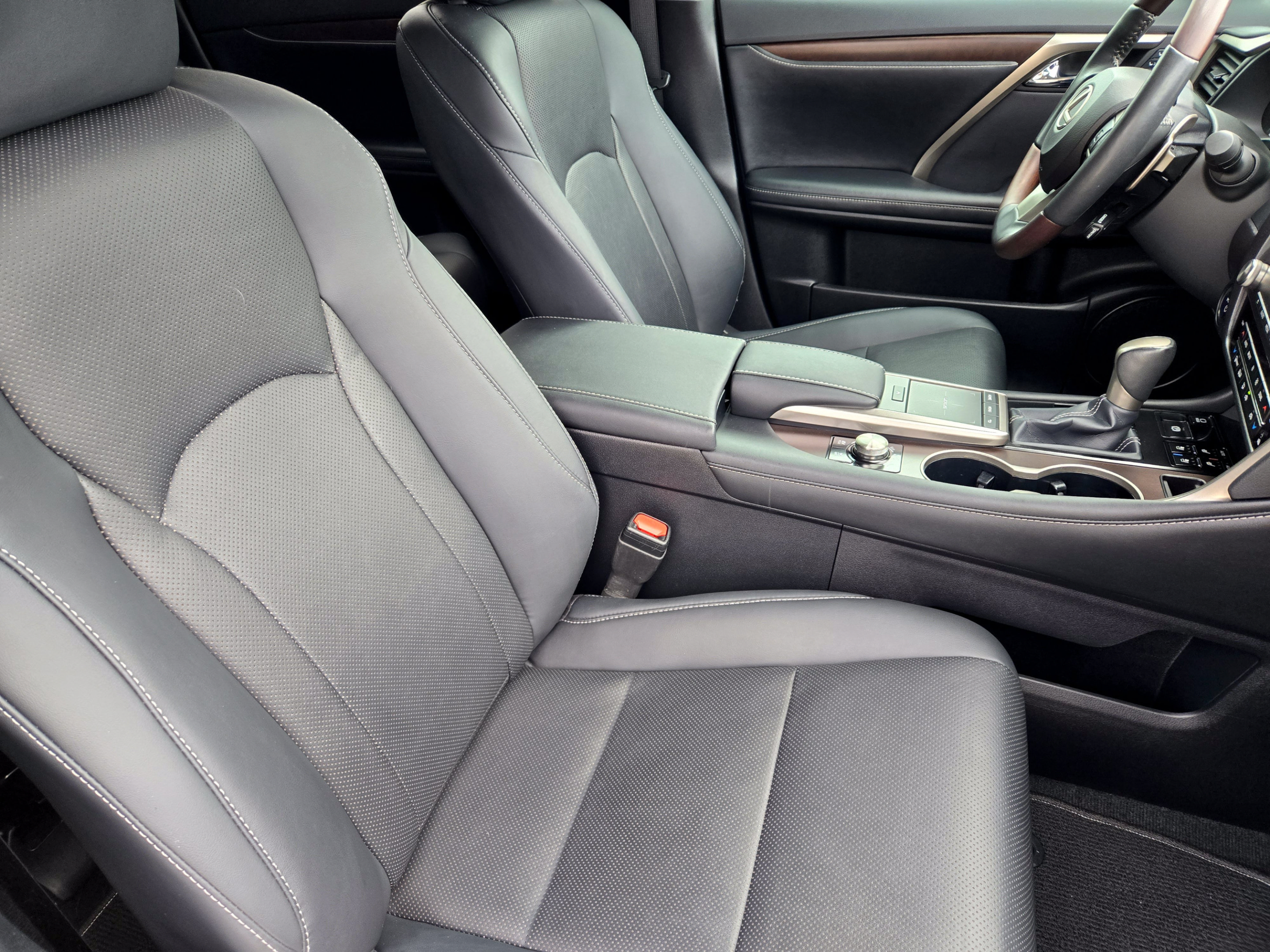 Used 2022 Lexus RX 450h AWD w/ Premium Package image 10