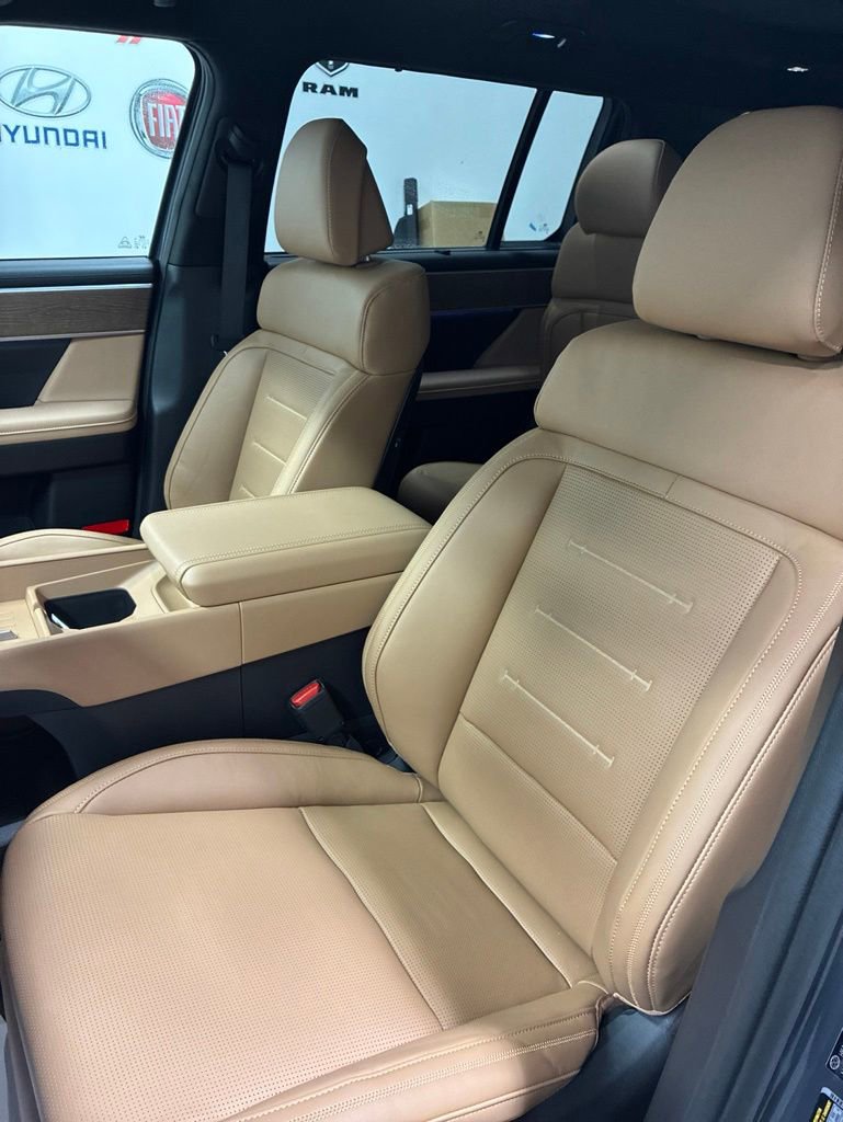 New 2026 Hyundai Santa Fe Calligraphy AWD/4WD image 11